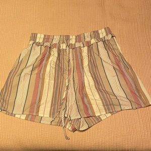 BCBGeneration elastic waist shorts
